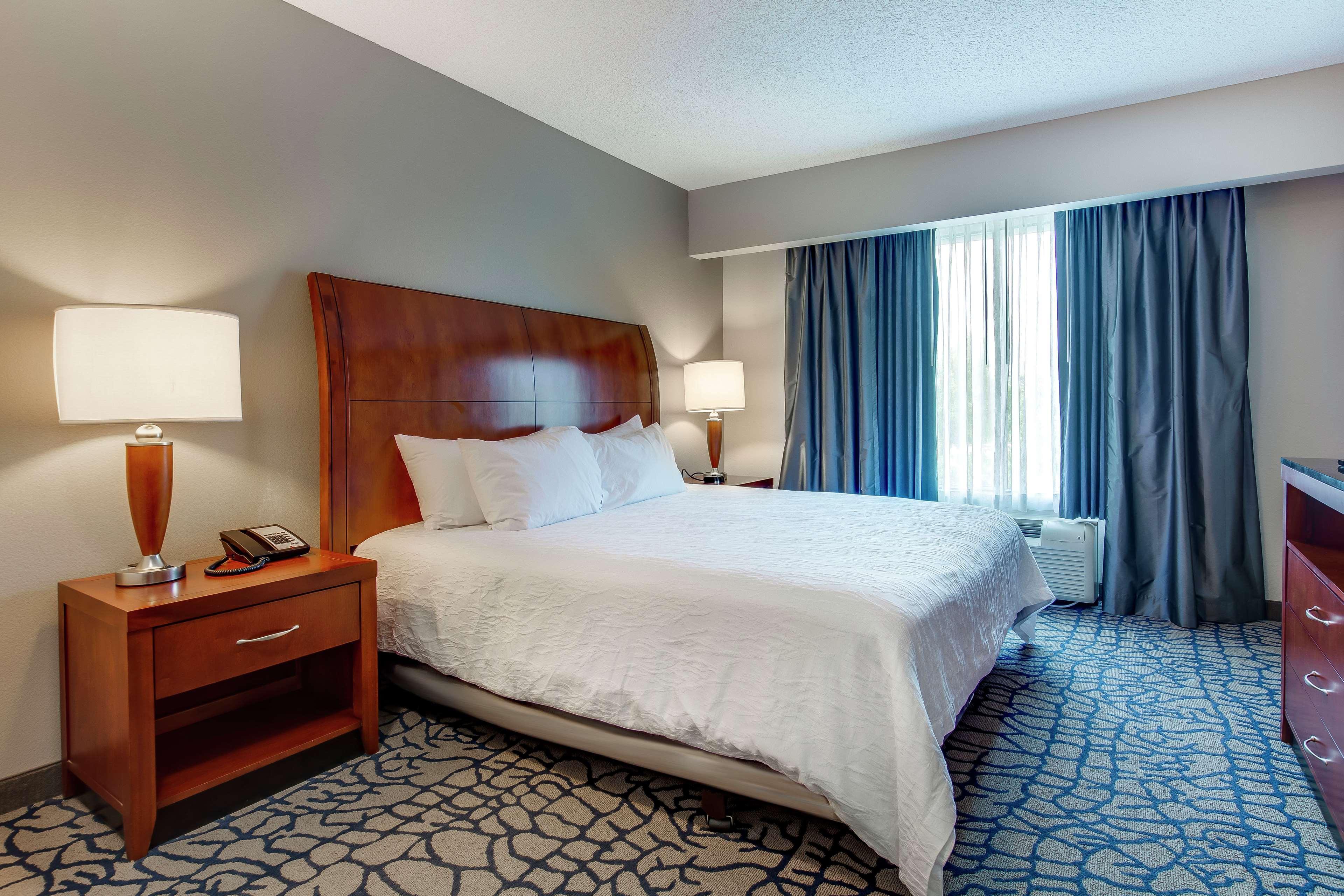 Hilton Garden Inn Louisville-Northeast Bagian luar foto