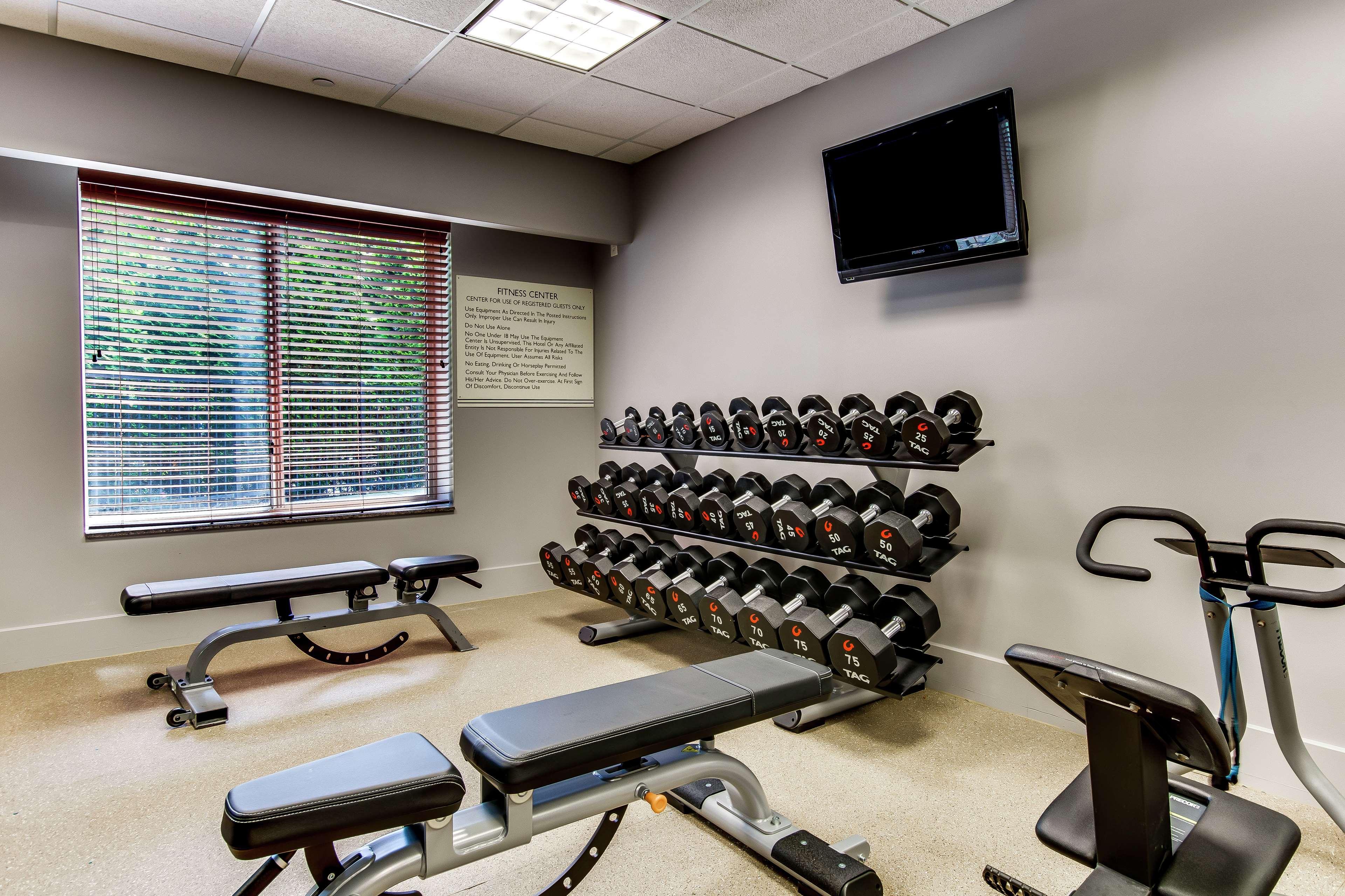 Hilton Garden Inn Louisville-Northeast Bagian luar foto