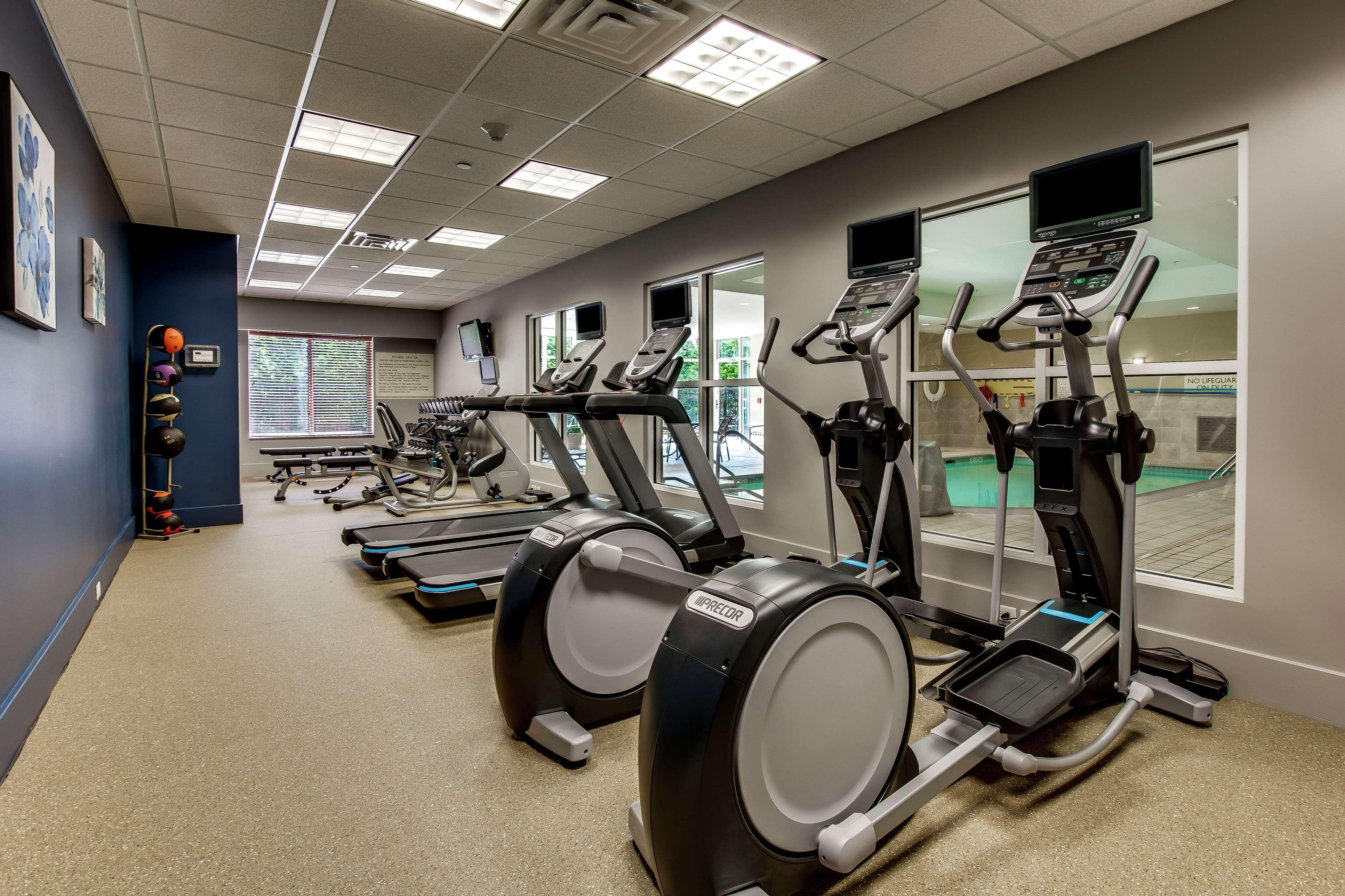 Hilton Garden Inn Louisville-Northeast Bagian luar foto