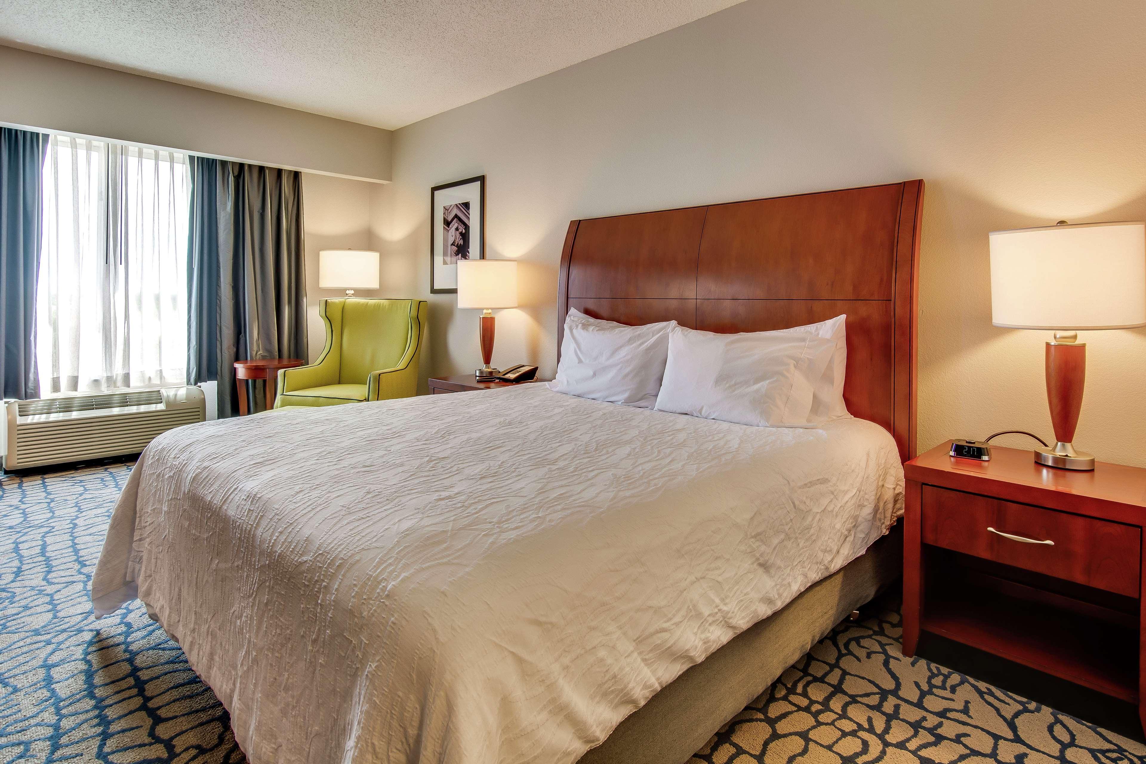 Hilton Garden Inn Louisville-Northeast Bagian luar foto