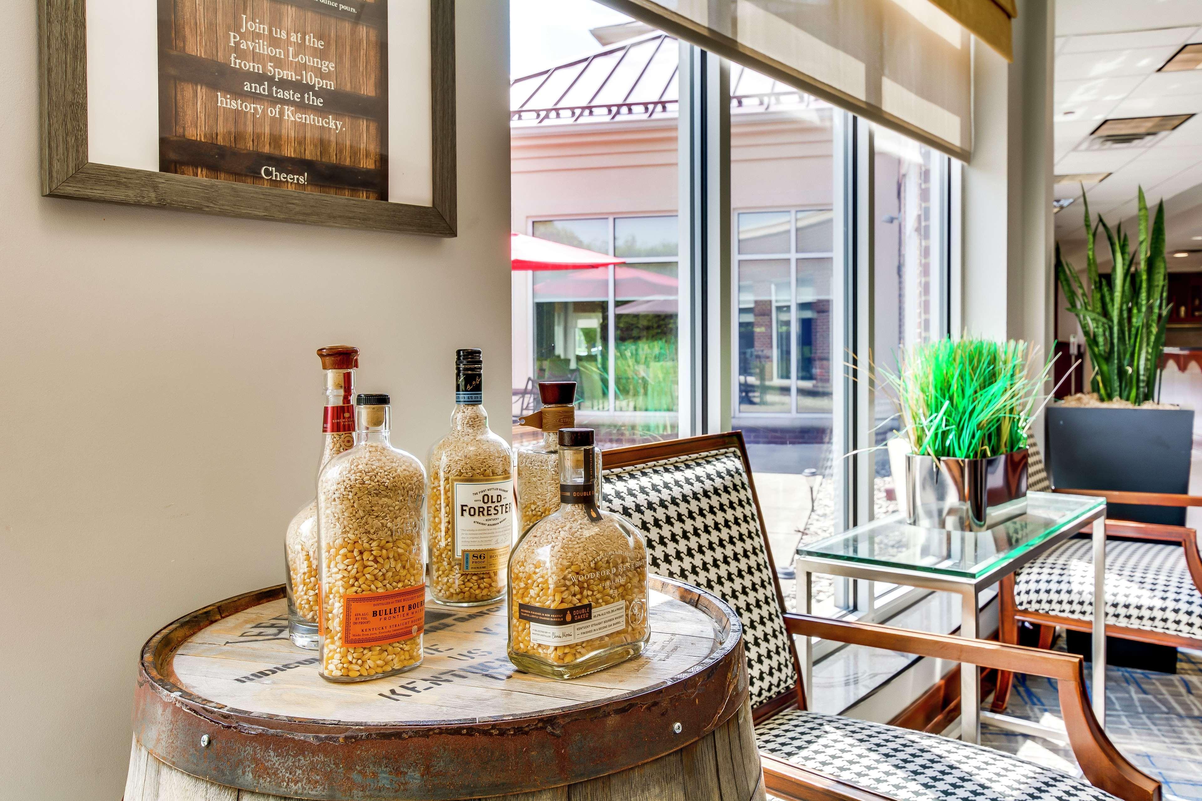 Hilton Garden Inn Louisville-Northeast Bagian luar foto