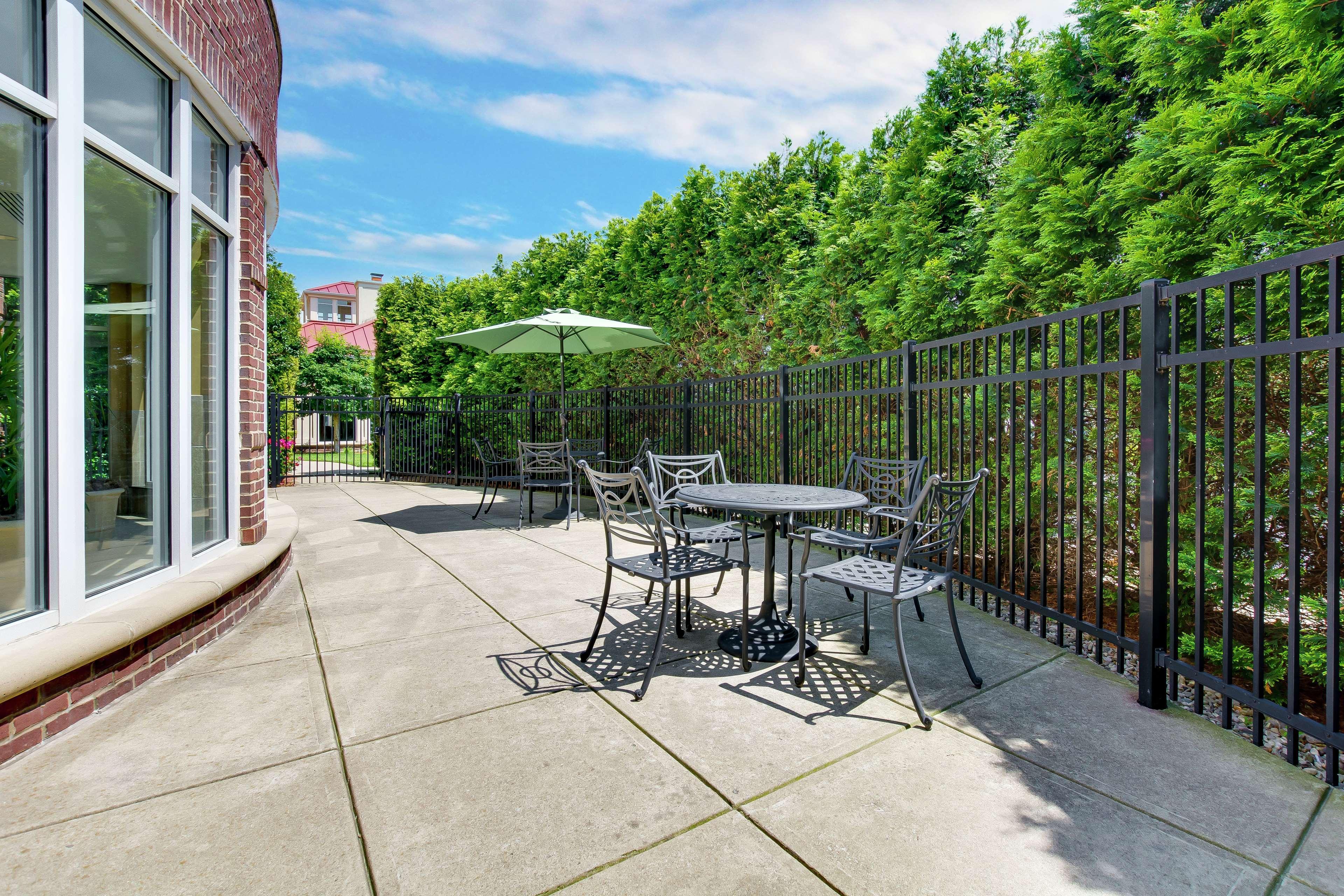 Hilton Garden Inn Louisville-Northeast Bagian luar foto