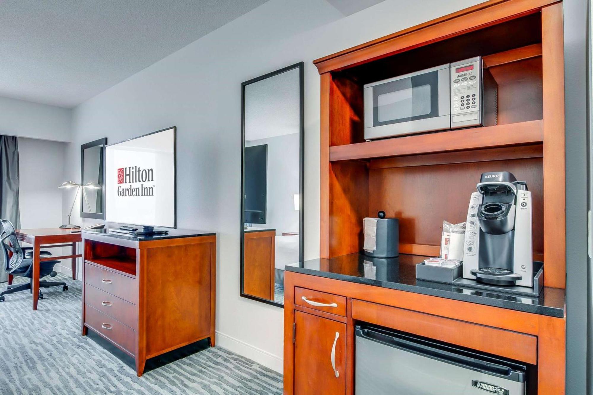 Hilton Garden Inn Louisville-Northeast Bagian luar foto