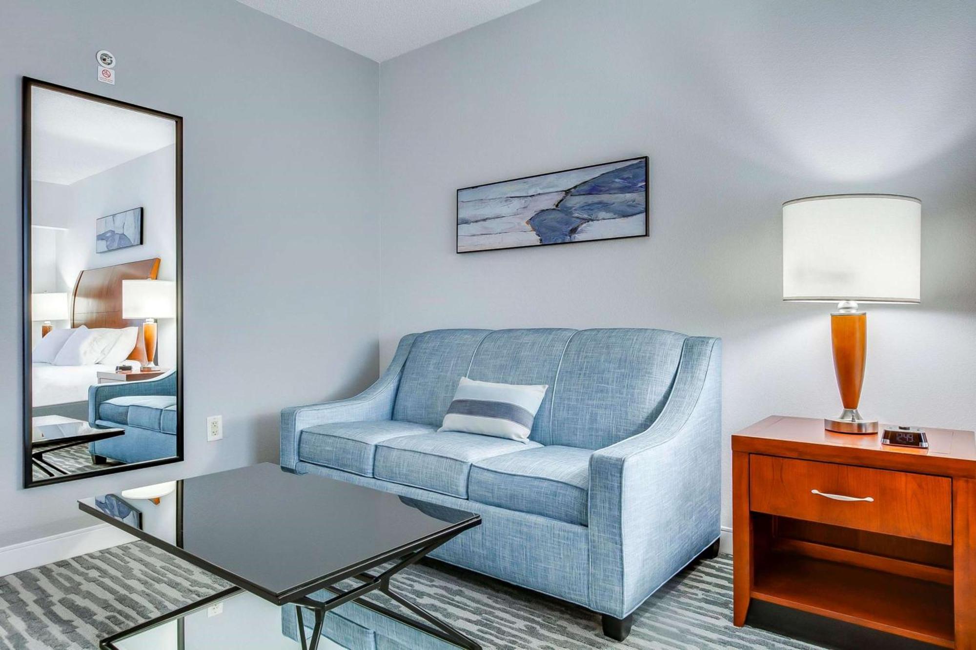 Hilton Garden Inn Louisville-Northeast Bagian luar foto
