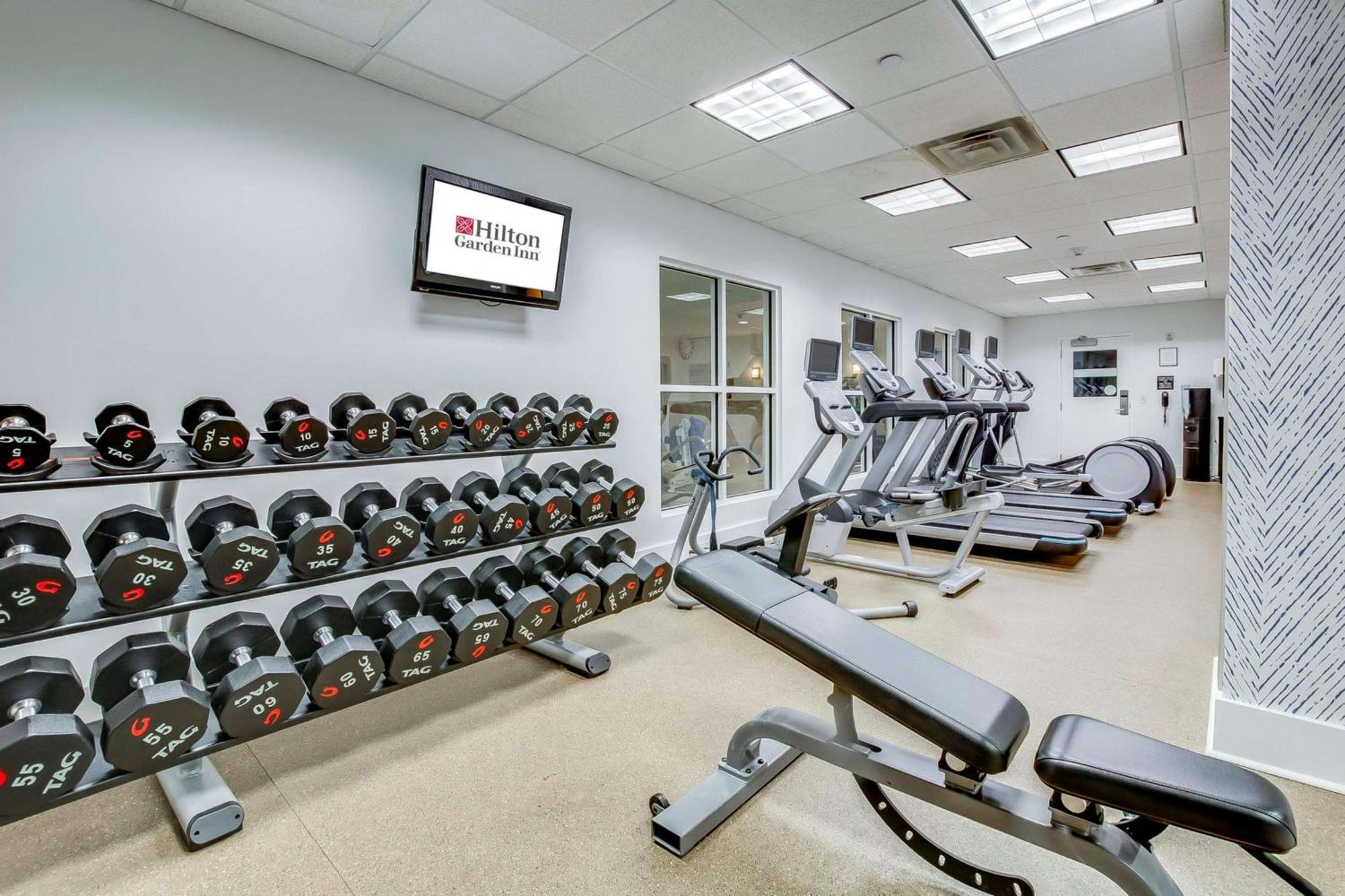 Hilton Garden Inn Louisville-Northeast Bagian luar foto