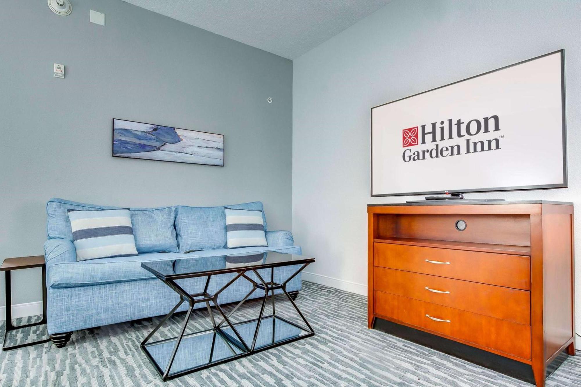 Hilton Garden Inn Louisville-Northeast Bagian luar foto