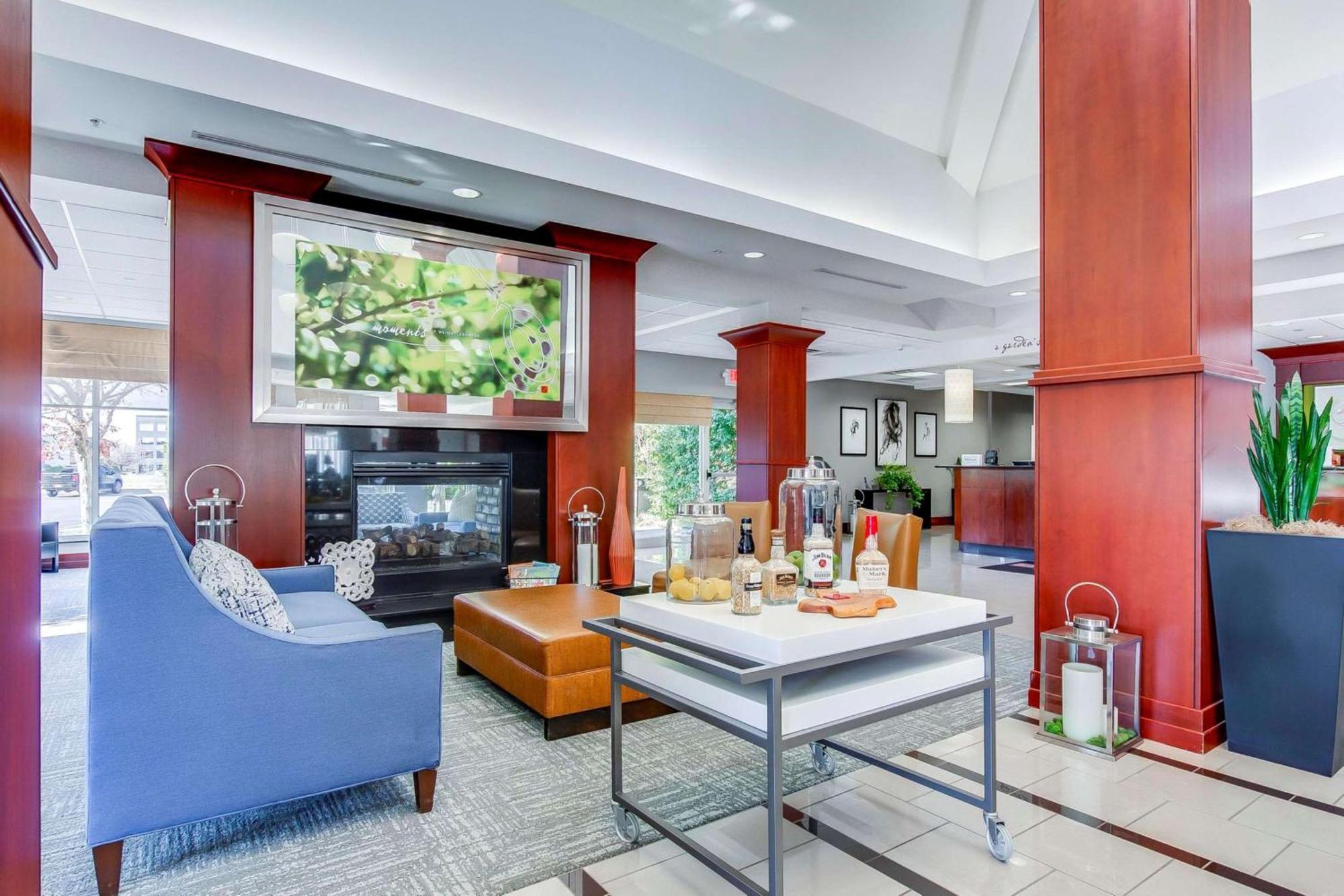Hilton Garden Inn Louisville-Northeast Bagian luar foto