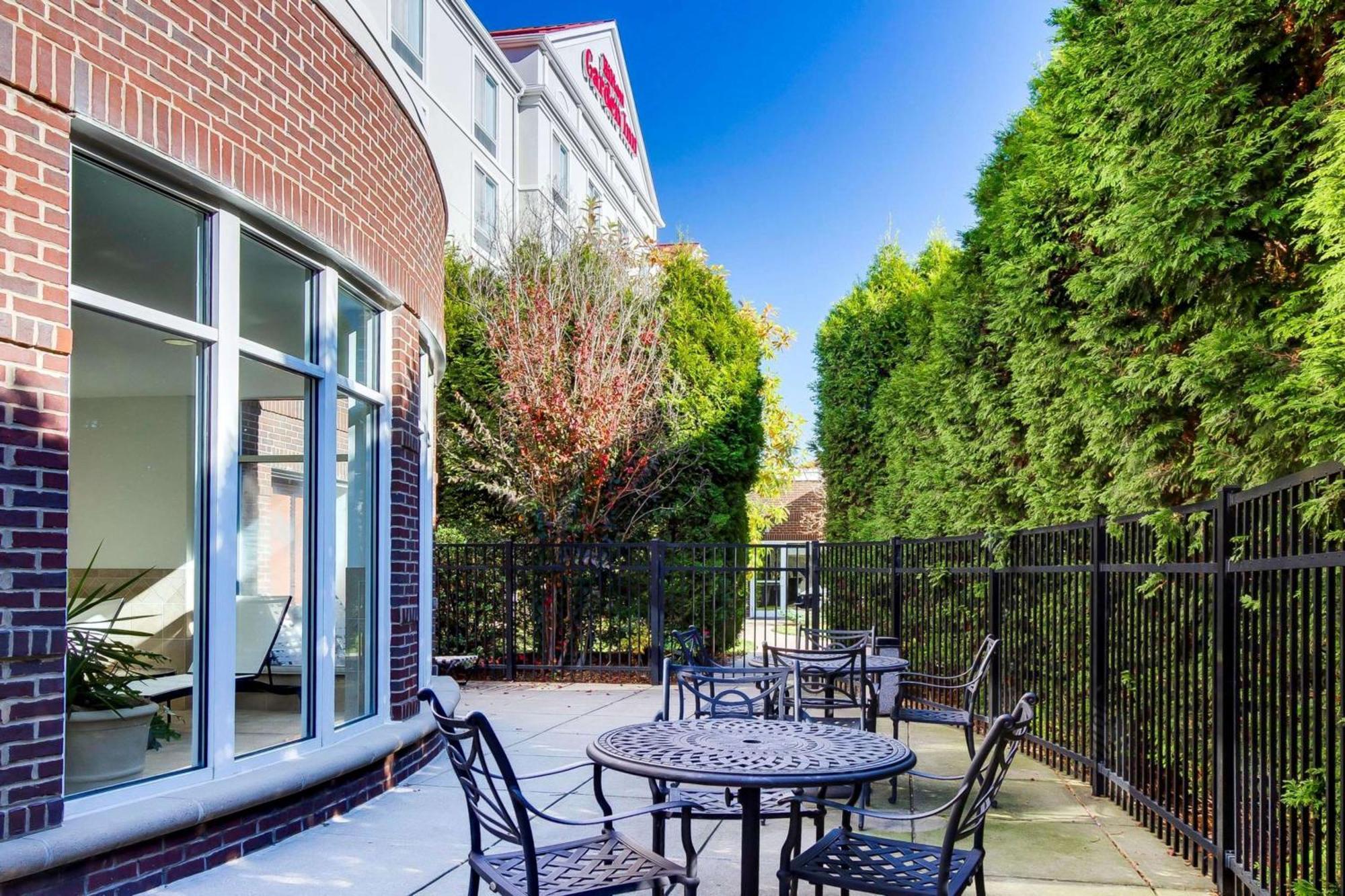 Hilton Garden Inn Louisville-Northeast Bagian luar foto
